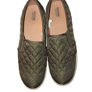Merona size 10 green quilted flats like new